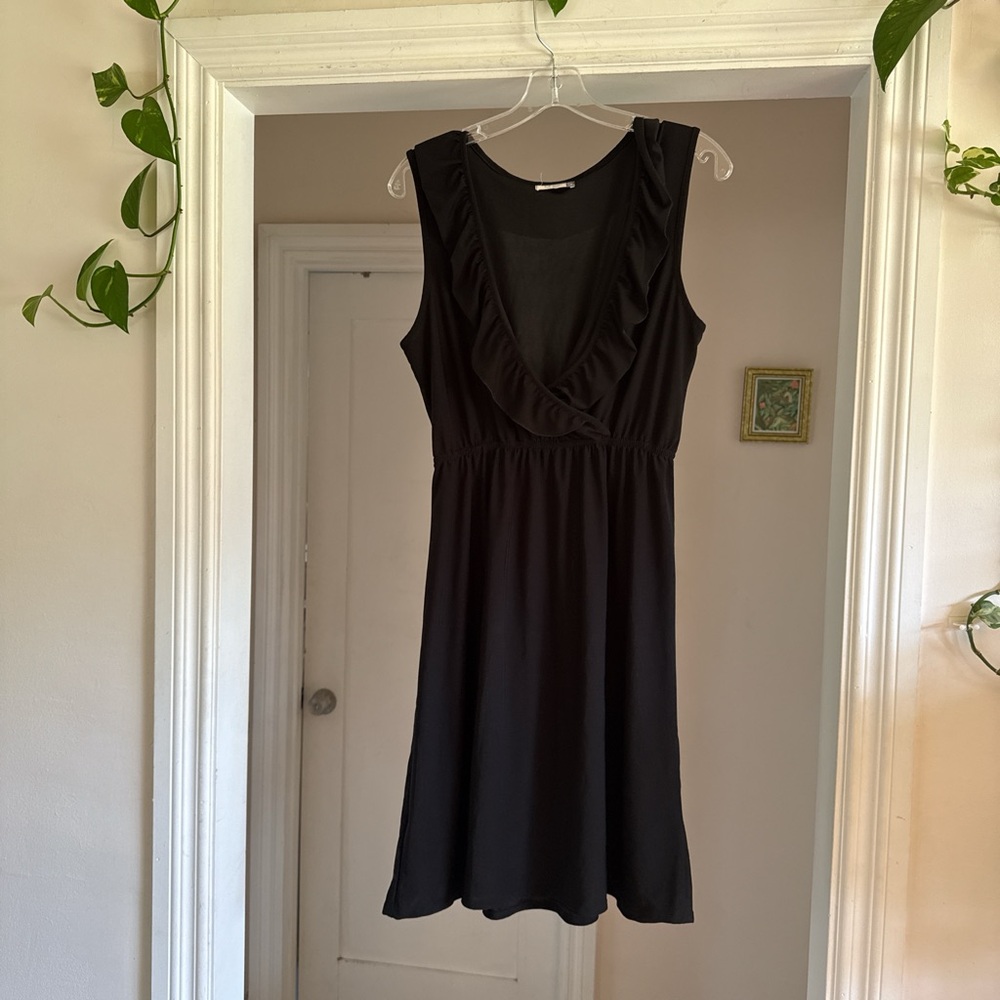 Jon & Anna black midi v neck dress with roushing size medium